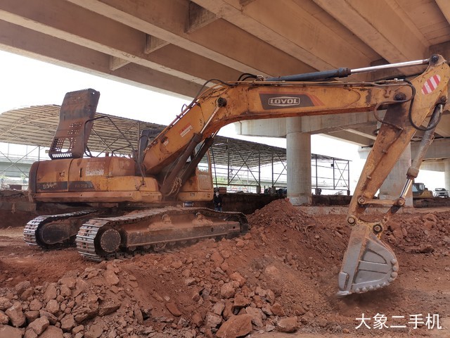 雷沃重工FR230挖掘机 雷沃重工FR230挖掘机